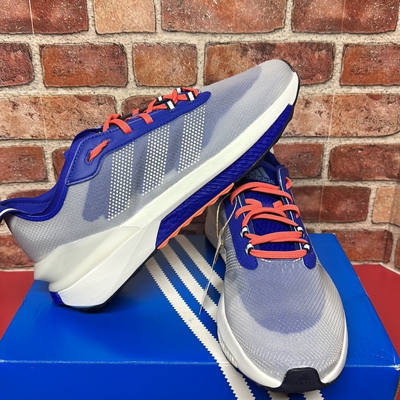 Adidas Boost sneakers - Picture 2 of 5